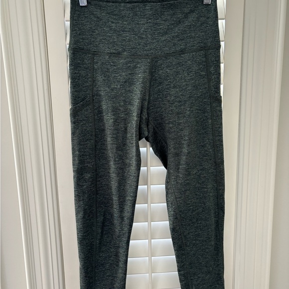 Aerie Chill. Play. Move. Medium Short high-waisted pocket leggings in green. - Picture 6 of 8